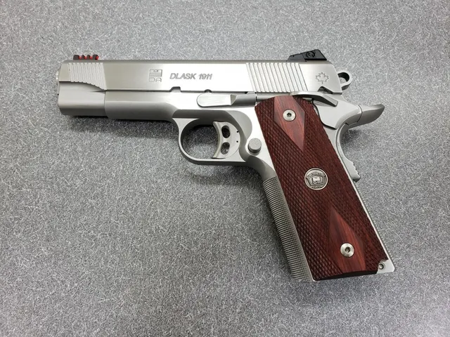 Dlask Arms PISTOLS 1911 Pistol, Commander length, Stainless Steel, 9×19 Luger pistola