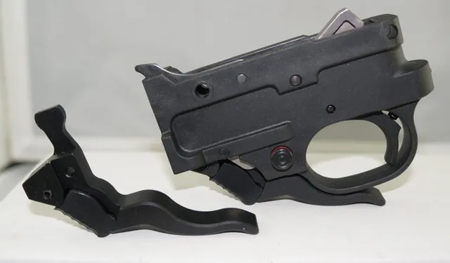 Dlask Arms Extended Magazine Release for Ruger 10/22 Triggers groups sgancio esteso